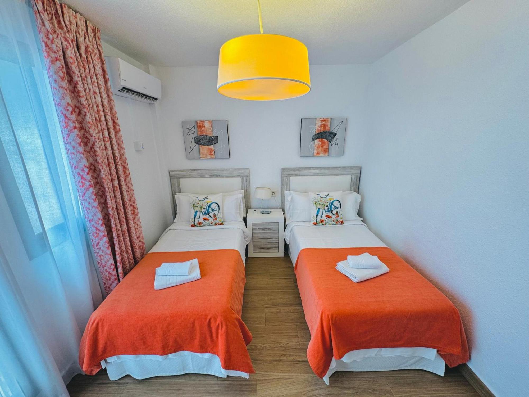Pueblo Evita Premium Suites เบนัลมาเดนา ภายนอก รูปภาพ