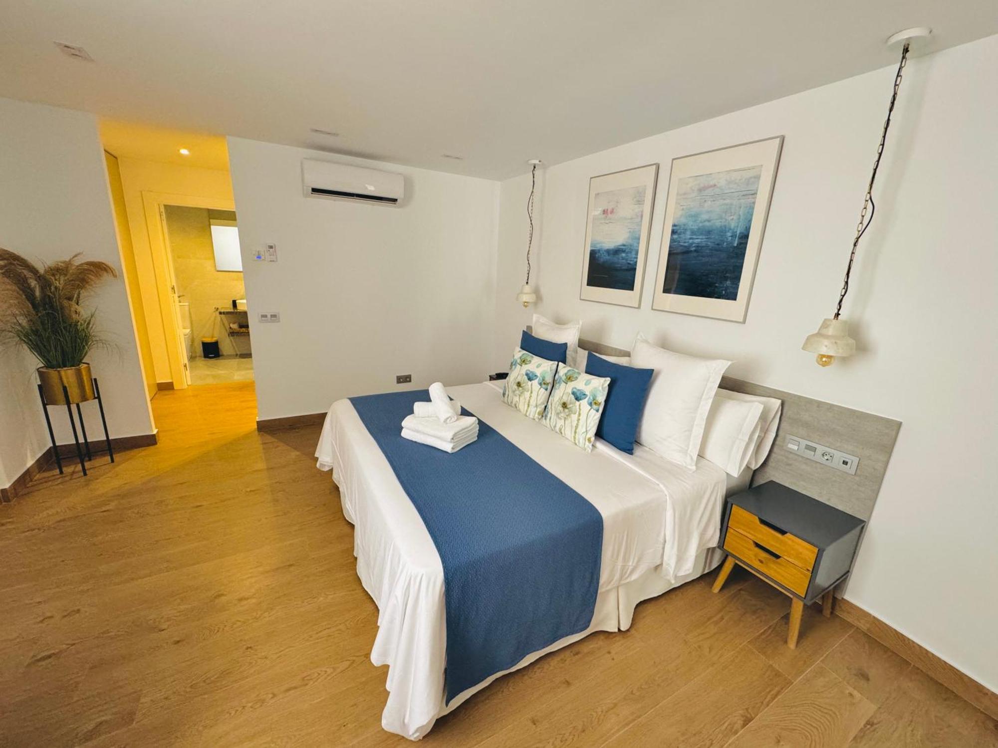 Pueblo Evita Premium Suites เบนัลมาเดนา ภายนอก รูปภาพ
