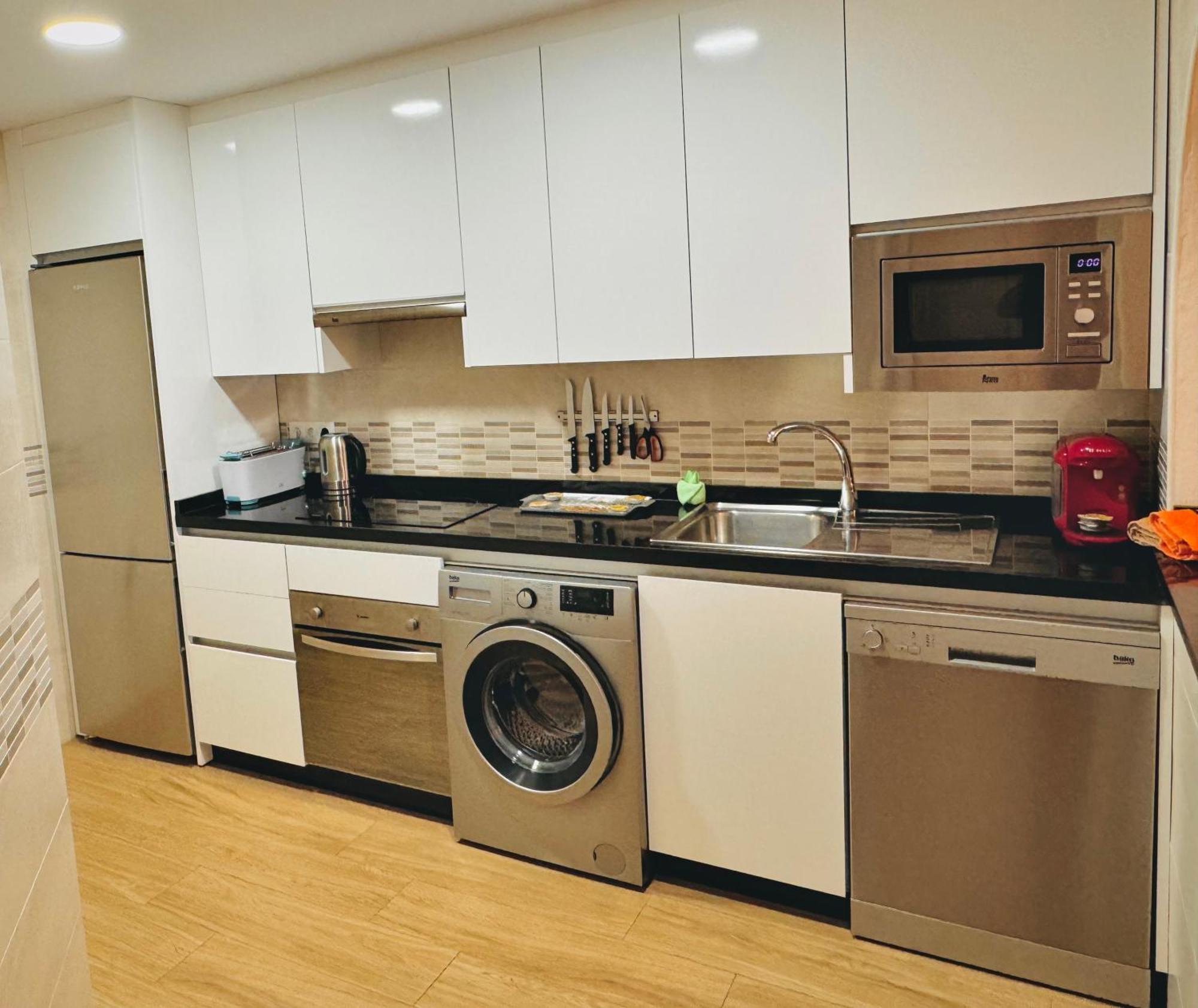 Pueblo Evita Premium Suites เบนัลมาเดนา ภายนอก รูปภาพ