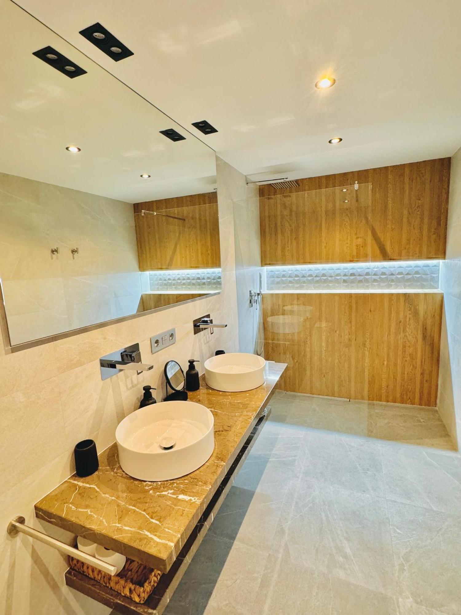 Pueblo Evita Premium Suites เบนัลมาเดนา ภายนอก รูปภาพ