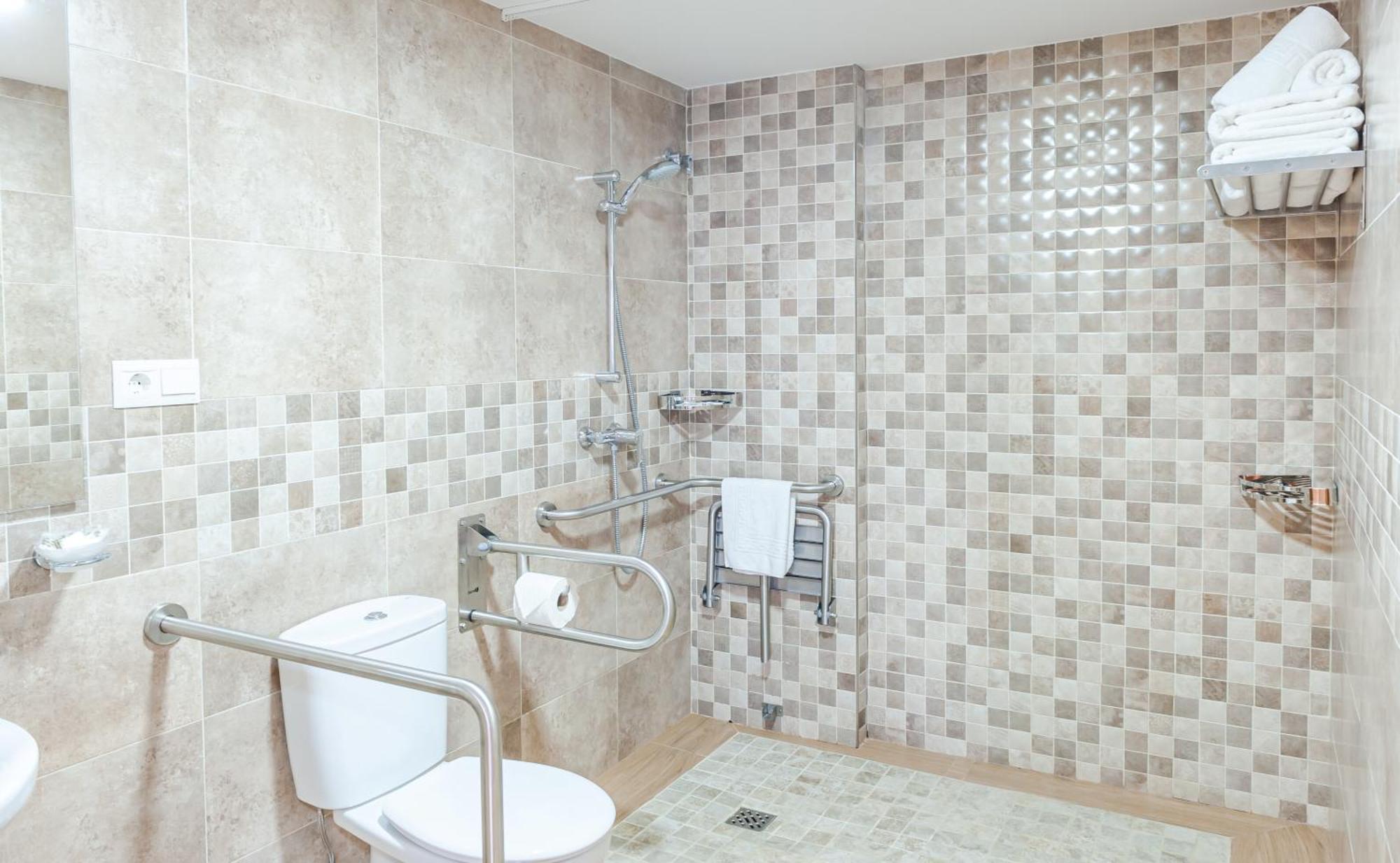Pueblo Evita Premium Suites เบนัลมาเดนา ภายนอก รูปภาพ