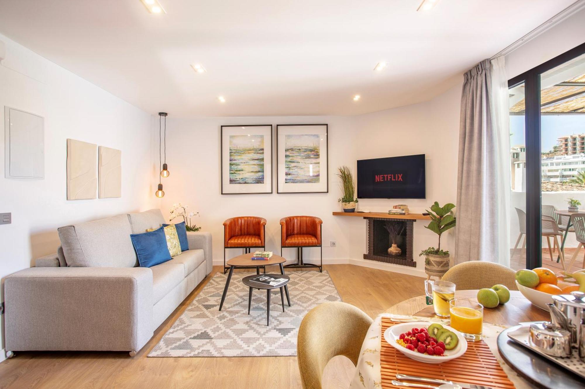 Pueblo Evita Premium Suites เบนัลมาเดนา ภายนอก รูปภาพ