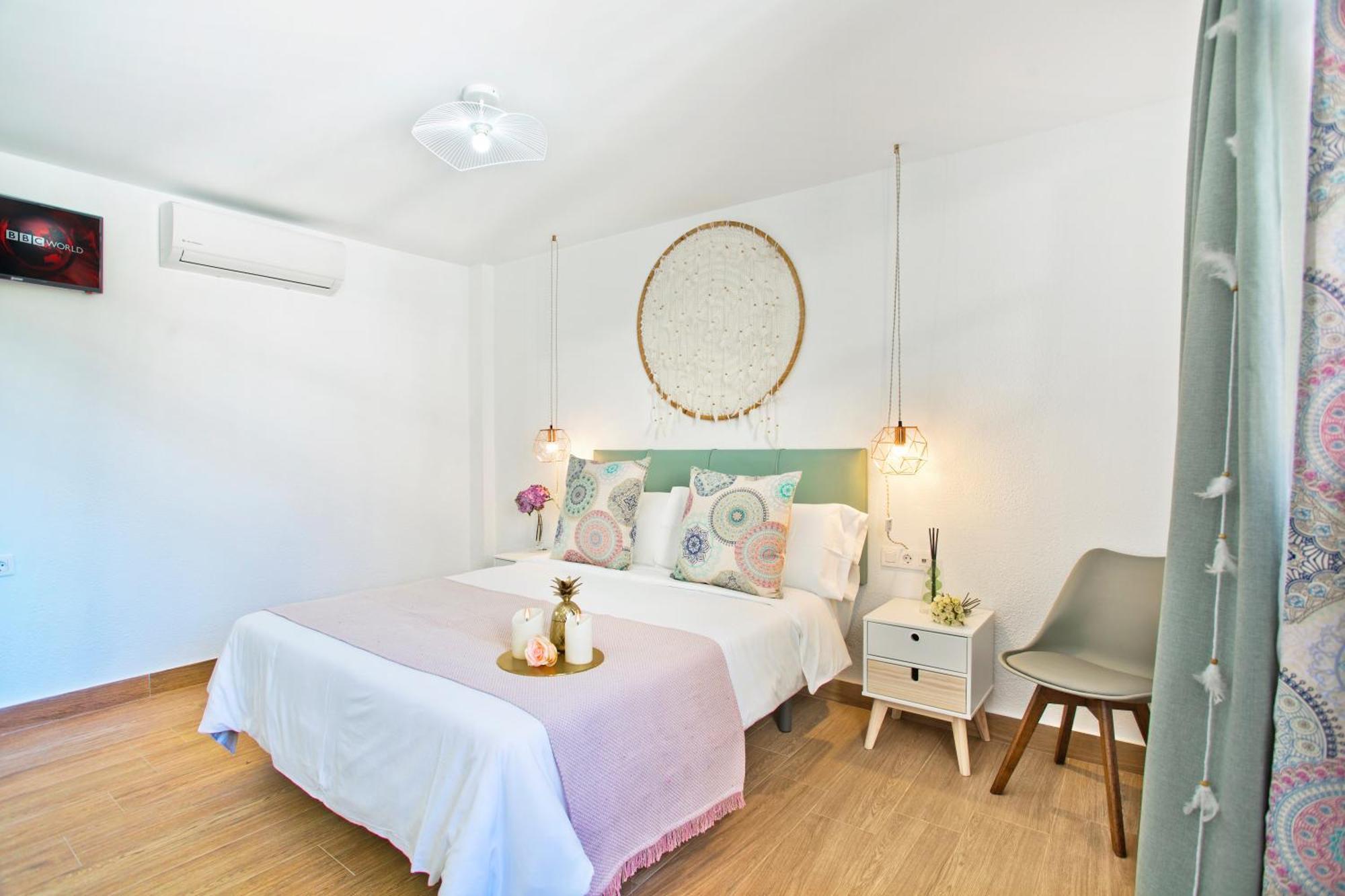 Pueblo Evita Premium Suites เบนัลมาเดนา ภายนอก รูปภาพ