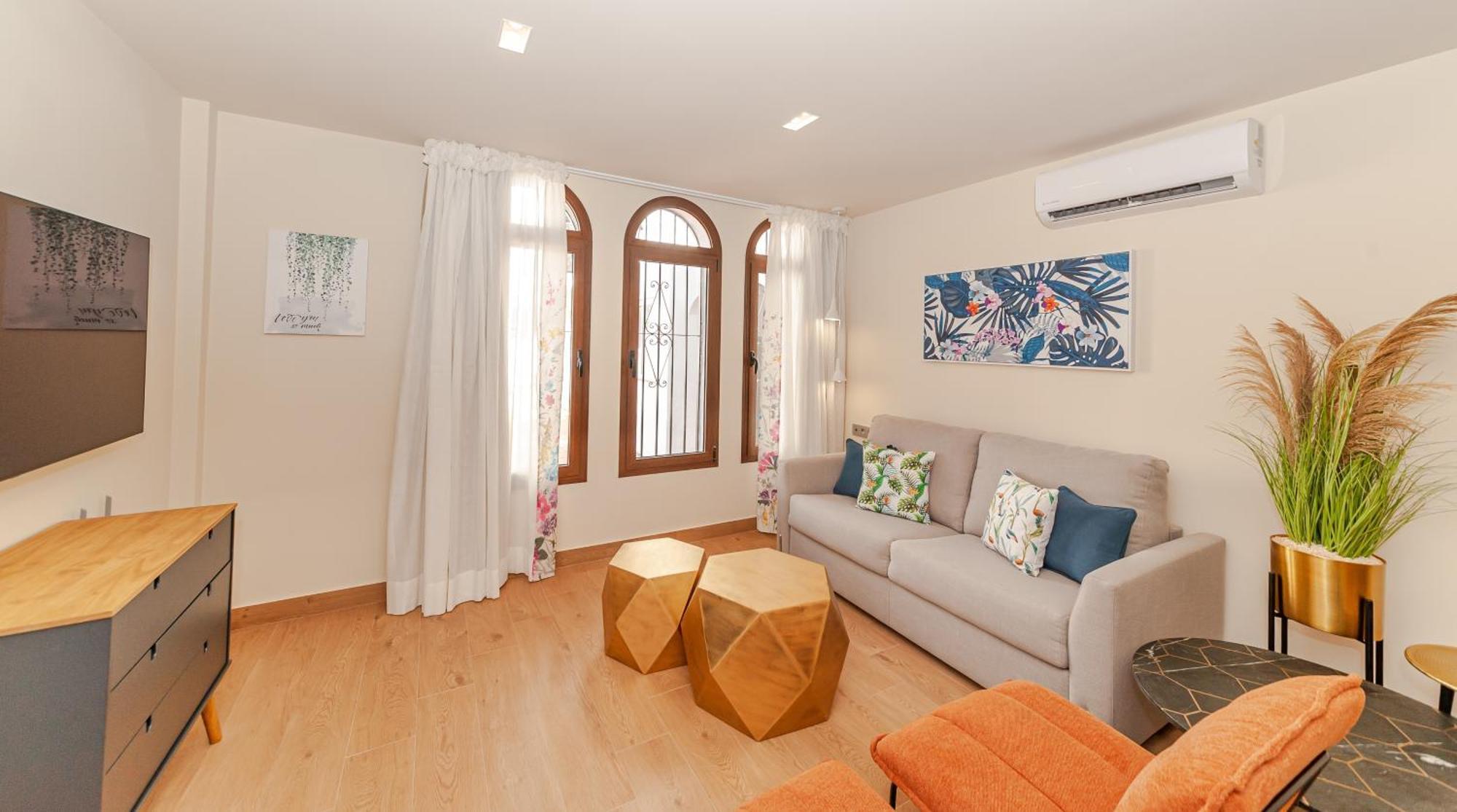 Pueblo Evita Premium Suites เบนัลมาเดนา ภายนอก รูปภาพ