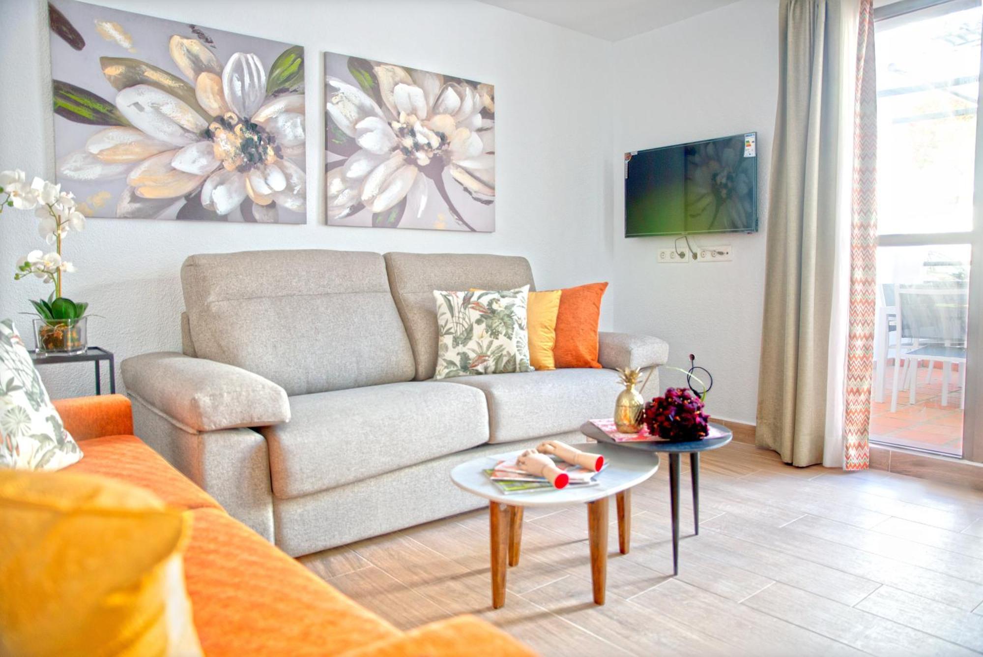 Pueblo Evita Premium Suites เบนัลมาเดนา ภายนอก รูปภาพ